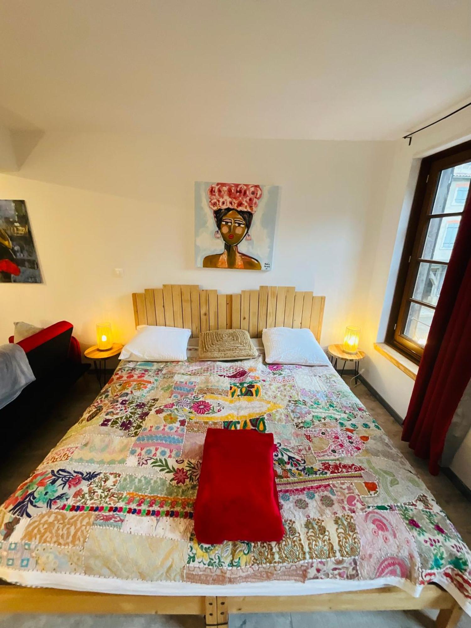 Hote Labyrinthe Sur La Place Chambres D, Hotes , Calme ,Netflix 미르포아 외부 사진