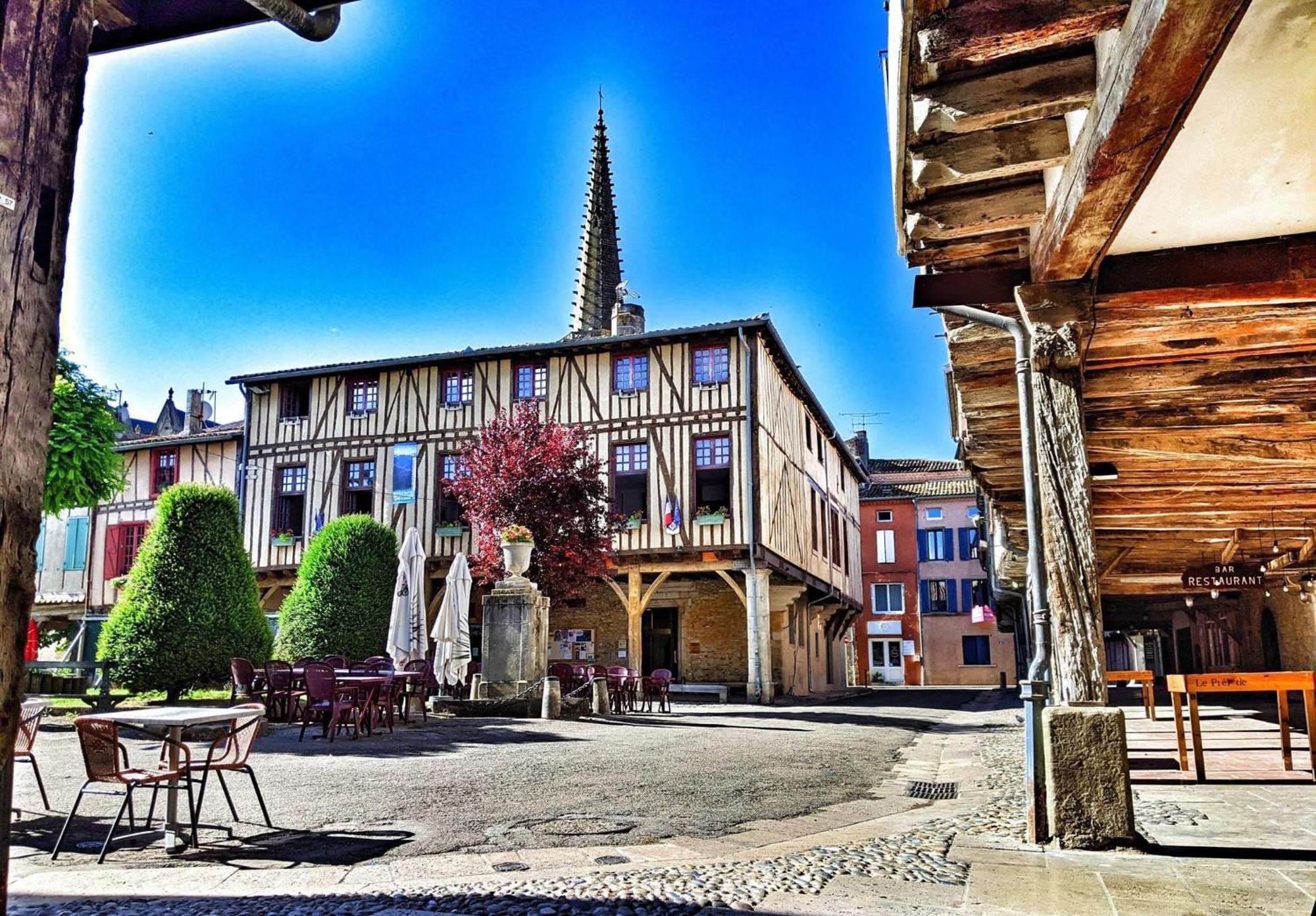 Hote Labyrinthe Sur La Place Chambres D, Hotes , Calme ,Netflix 미르포아 외부 사진